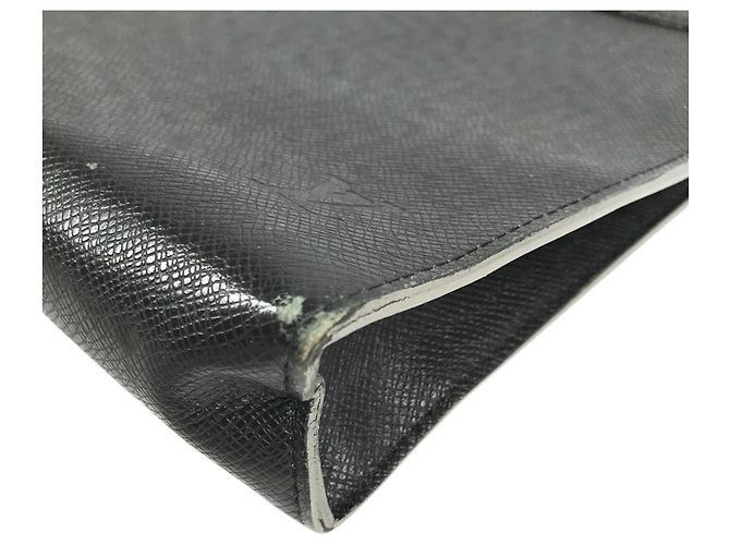Louis Vuitton Taiga Pochette Voyage Second Bag Schwarz Grau - Ansicht 9