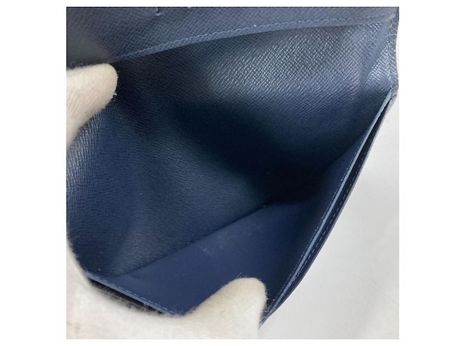 Louis Vuitton Taiga Portefeuille Brazza Long Wallet Blu navy - vista 13