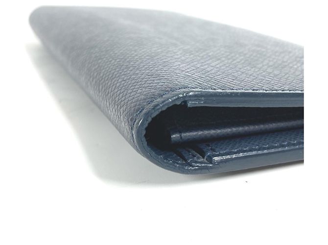 Louis Vuitton Taiga Portefeuille Brazza Long Wallet Blu navy - vista 3