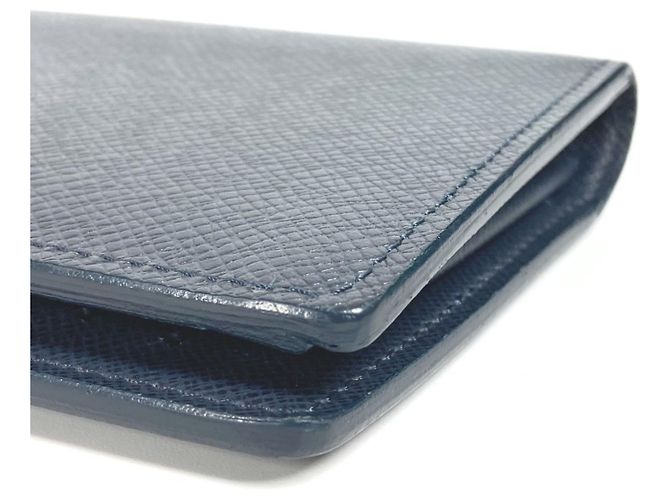 Louis Vuitton Taiga Portefeuille Brazza Long Wallet Blu navy - vista 4