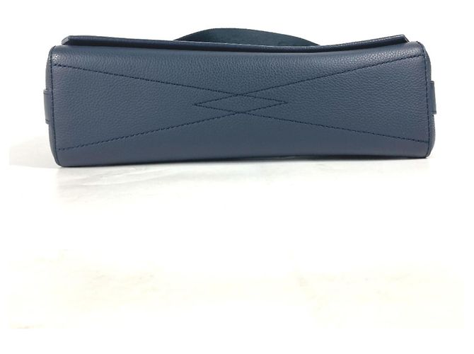 Borsa a tracolla Louis Vuitton Men's Aerogram Take Off Flap Blu navy - vista 4