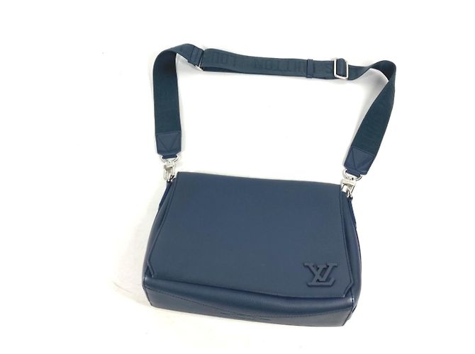 Borsa a tracolla Louis Vuitton Men's Aerogram Take Off Flap Blu navy - vista 9