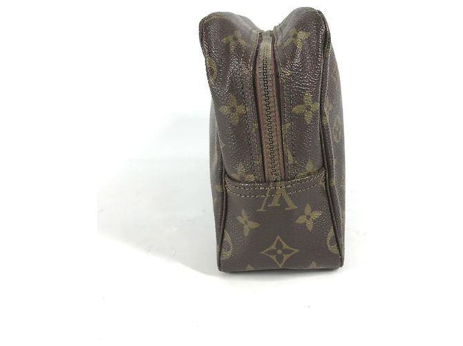 Louis Vuitton Monogram True Toilet 28 Multi Pouch Marrone Monogramma - vista 3