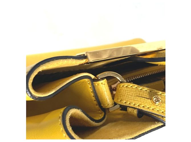 Bolso de hombro de cuero amarillo Fendi - vista 12