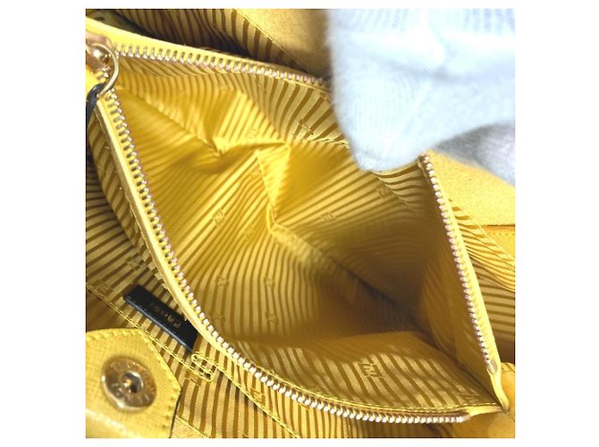 Bolso de hombro de cuero amarillo Fendi - vista 17