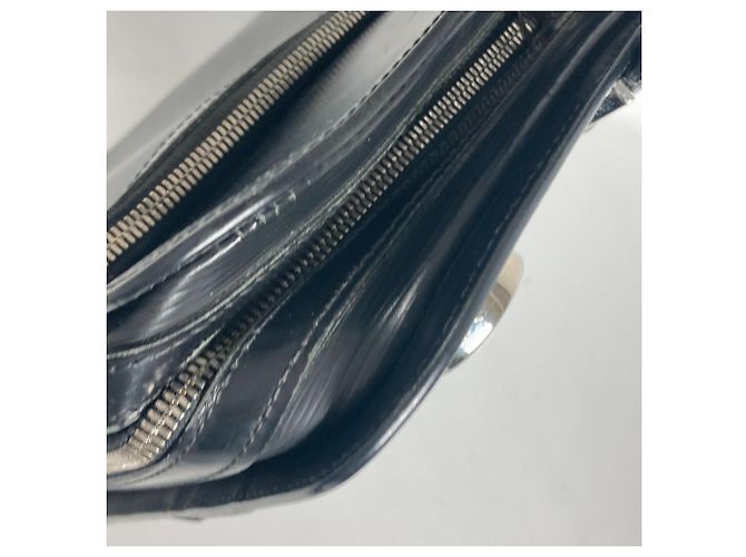 Borsa Louis Vuitton Epi Bassano GM Nero - vista 8