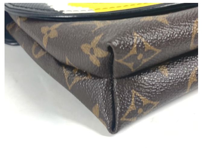 Louis Vuitton Epi Monogram Yamakansai Pochette Marrone Nero - vista 5
