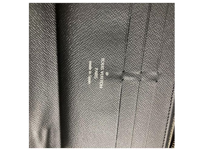 Louis Vuitton Taiga Zippy Organizer NM Long Wallet Nero - vista 2