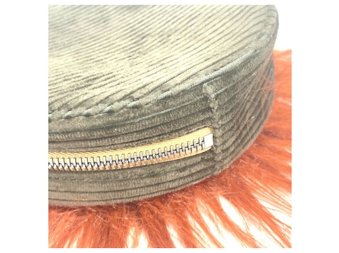 Borsa Clutch Gucci 704806 GG Lion Round Strap Pouch Marrone - vista 10