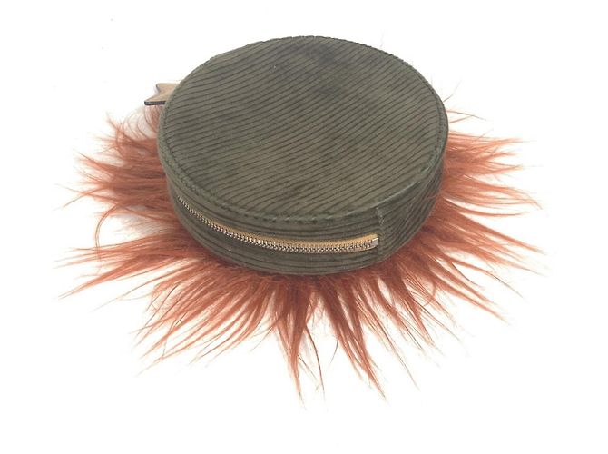 Borsa Clutch Gucci 704806 GG Lion Round Strap Pouch Marrone - vista 9