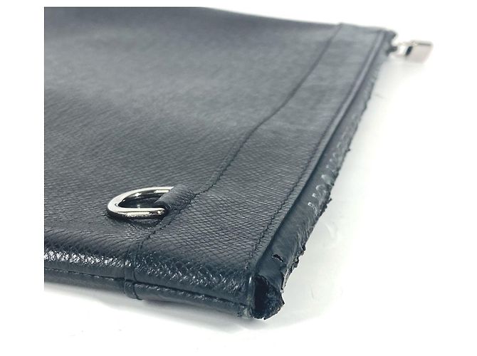 Clutch in pelle Taiga Louis Vuitton Nero Grigio - vista 4