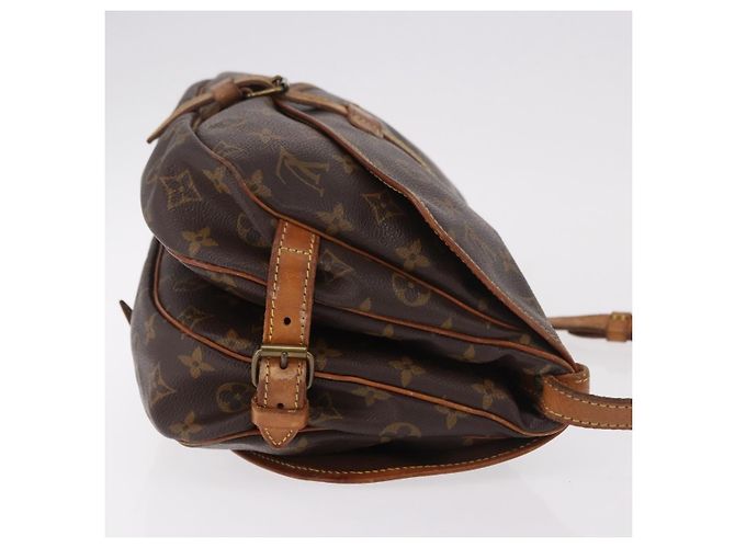 Louis Vuitton Saumur Monogram 30 Marrone - vista 3