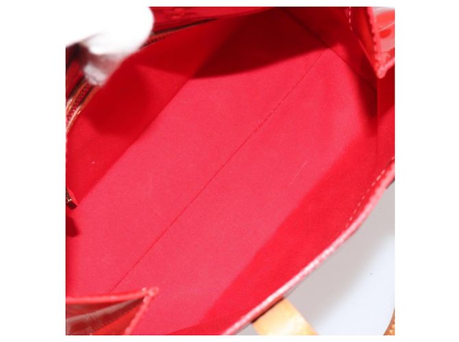 Louis Vuitton Reade Monogram Vernis PM Vermelho - vista 5