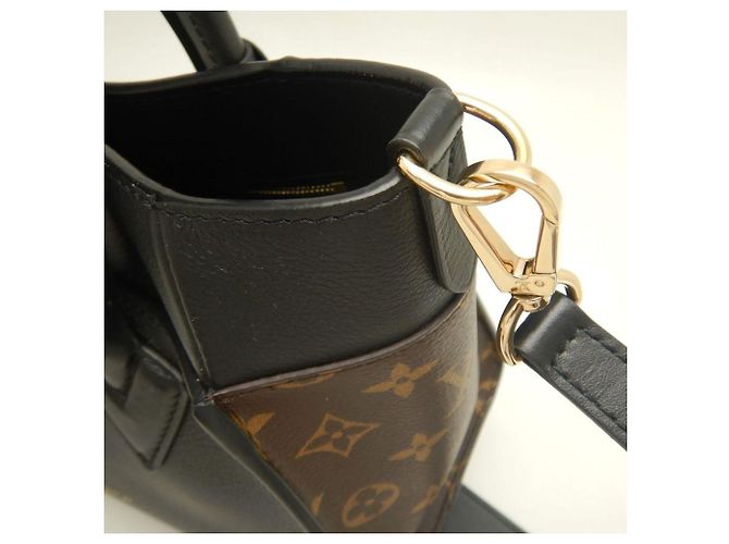 Borsa Louis Vuitton Monogram On My Side PM Marrone Nero - vista 11