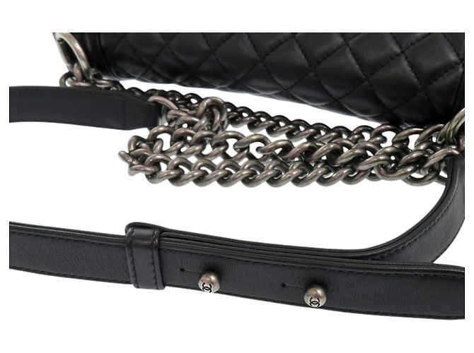 Borsa a tracolla Chanel Boy 25 in agnello Nero - vista 7