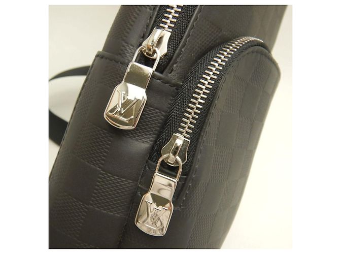 Borsa a tracolla Louis Vuitton Damier Infini Avenue Nero - vista 10