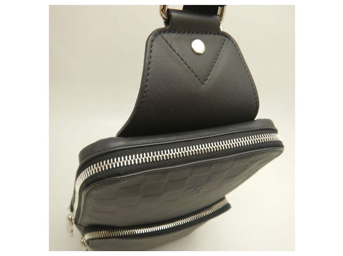 Borsa a tracolla Louis Vuitton Damier Infini Avenue Nero - vista 7