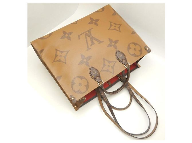 Bolsa Tote Louis Vuitton Monogram Giant OnTheGo GM Marrom - vista 4