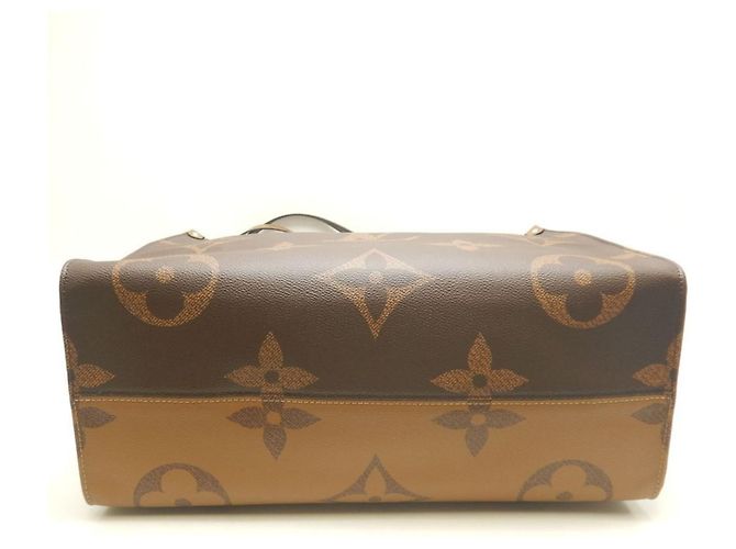 Bolsa Tote Louis Vuitton Monogram Giant OnTheGo GM Marrom - vista 7