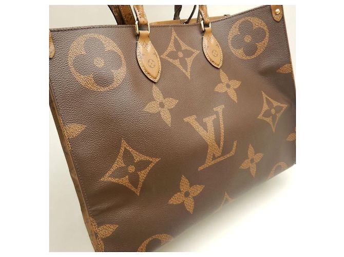 Bolsa Tote Louis Vuitton Monogram Giant OnTheGo GM Marrom - vista 8
