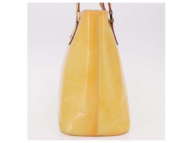 Louis Vuitton Houston Monogram Vernis Giallo - vista 3