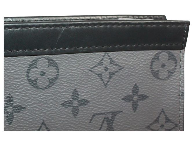 Louis Vuitton Monogram Eclipse Pochette Voyage Marrone Nero - vista 12