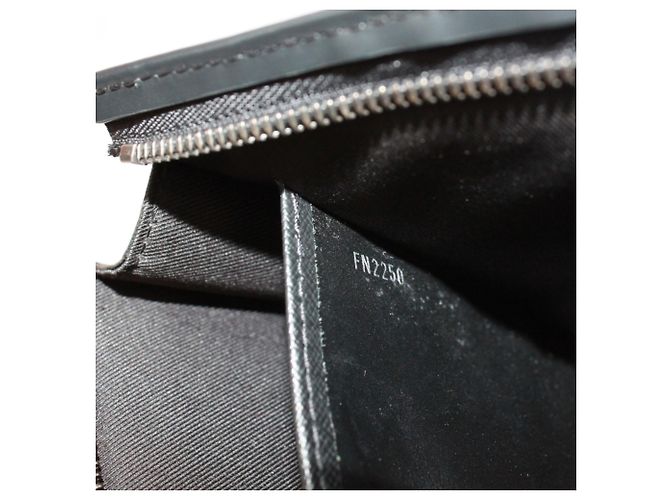 Louis Vuitton Monogram Eclipse Pochette Voyage Marrone Nero - vista 9