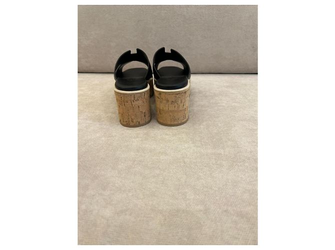 Hermès Sandali con zeppa in pelle nera Oran Nero - vista 2