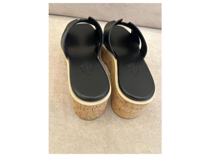 Hermès Sandali con zeppa in pelle nera Oran Nero - vista 5