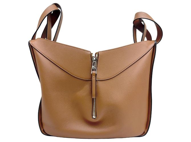 Borsa a tracolla Loewe Hammock Small in pelle di vitello marrone - vista 5