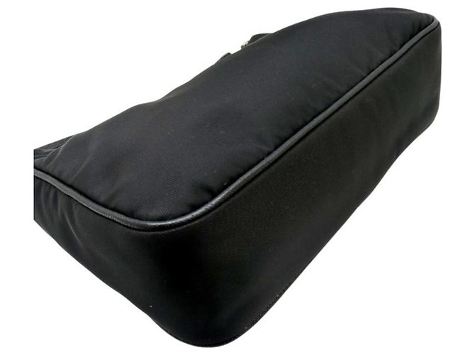 Borsa a tracolla in nylon Prada Re Edition 2005 Nero - vista 6