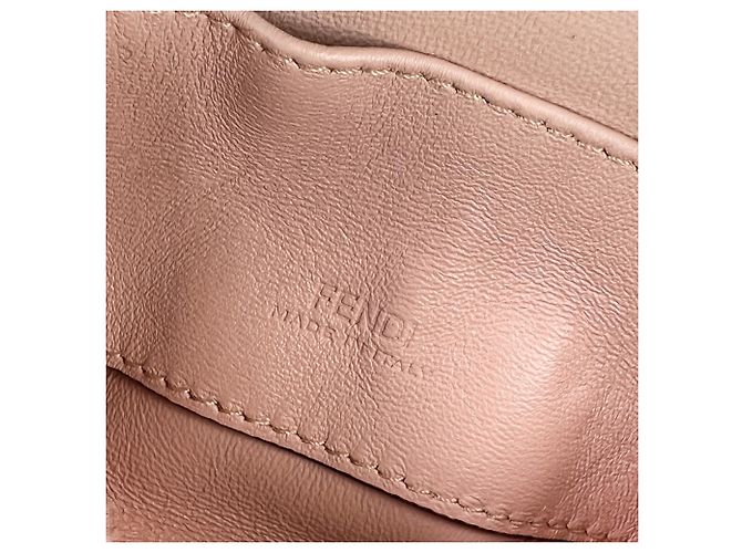 Mini borsa a tracolla Fendi Nano Baguette con charm in pelliccia Beige - vista 11