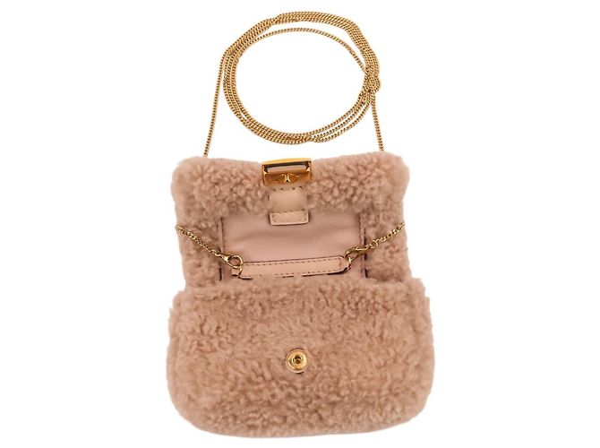 Mini borsa a tracolla Fendi Nano Baguette con charm in pelliccia Beige - vista 5