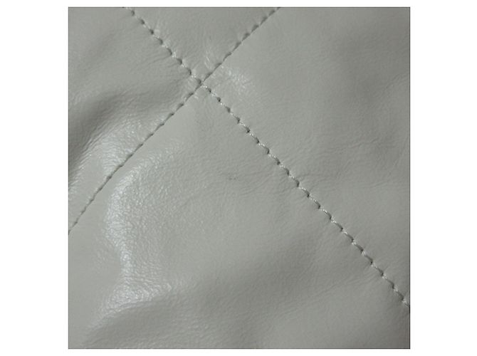 Borsa a tracolla Chanel 22 Chain Coco Mark in pelle Bianco - vista 15
