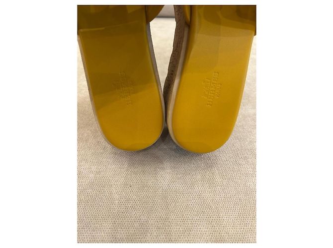 Hermès Sandali con zeppa in scamosciato giallo - vista 8