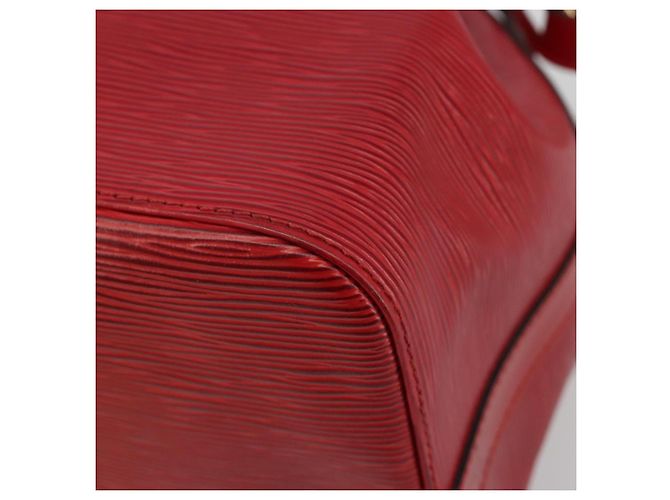 Borsa a Spalla LOUIS VUITTON Epi Petit Noe Rosso M44107 LV Auth 188077V - vista 16