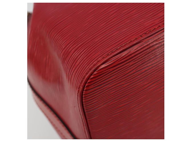 Borsa a Spalla LOUIS VUITTON Epi Petit Noe Rosso M44107 LV Auth 188077V - vista 17