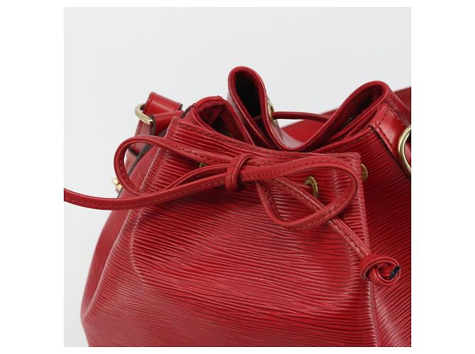 Borsa a Spalla LOUIS VUITTON Epi Petit Noe Rosso M44107 LV Auth 188077V - vista 9