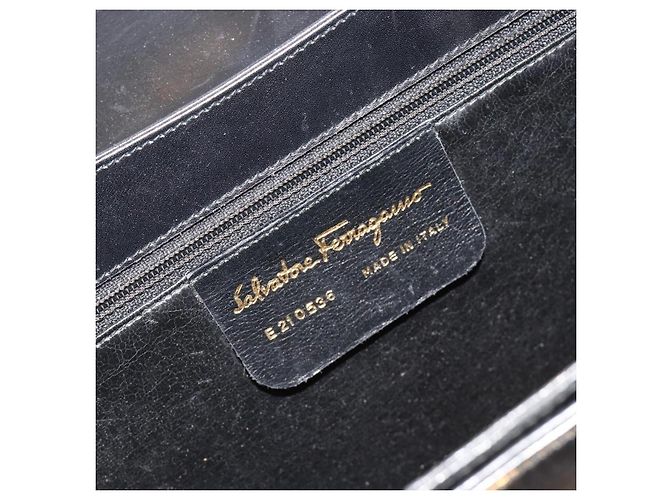 Borsa Salvatore Ferragamo Gancini in pelle nera e oro Auth 191365 Nero D'oro - vista 12