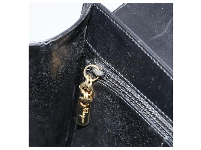 Borsa Salvatore Ferragamo Gancini in pelle nera e oro Auth 191365 Nero D'oro - vista 22