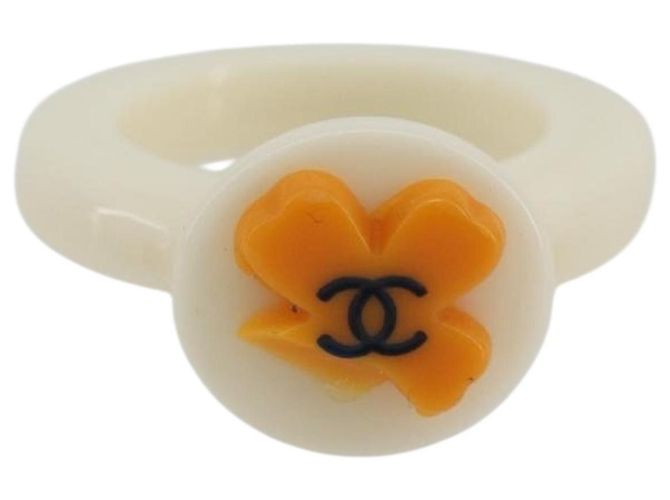 Anello CHANEL in plastica bianca CC Auth ar14031 Bianco - vista 2
