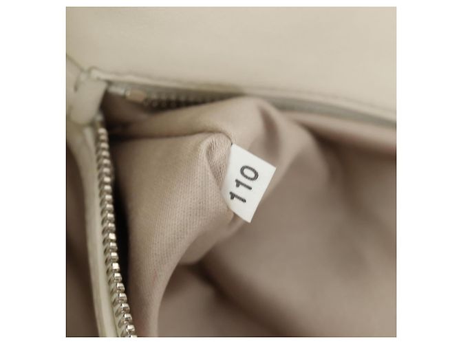 Borsa a Spalla con Catena Miu Miu in Pelliccia Bianco Argento Auth 190605M - vista 10