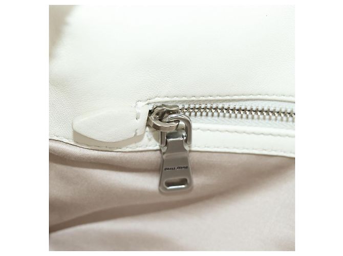 Borsa a Spalla con Catena Miu Miu in Pelliccia Bianco Argento Auth 190605M - vista 25