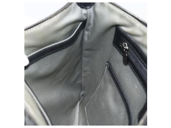 Clutch MCM Vicetos Logogram in pelle e PVC nero con dettagli argento Auth mr2715 - vista 19