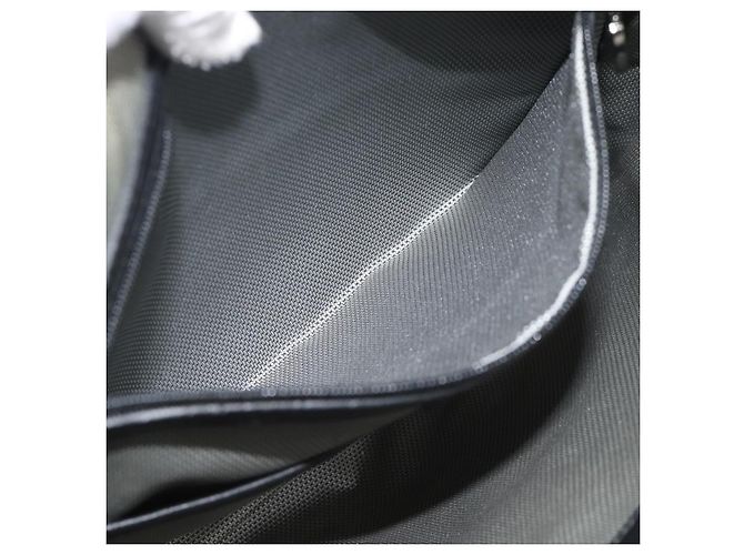 Clutch MCM Vicetos Logogram in pelle e PVC nero con dettagli argento Auth mr2715 - vista 21