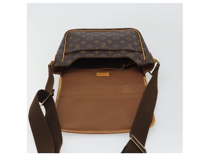 LOUIS VUITTON Monogram Pochette Bosphore Shoulder Bag M40044 LV Auth ar13986 Monogramma - vista 18