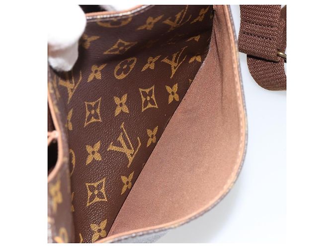 LOUIS VUITTON Monogram Pochette Bosphore Shoulder Bag M40044 LV Auth ar13986 Monogramma - vista 23