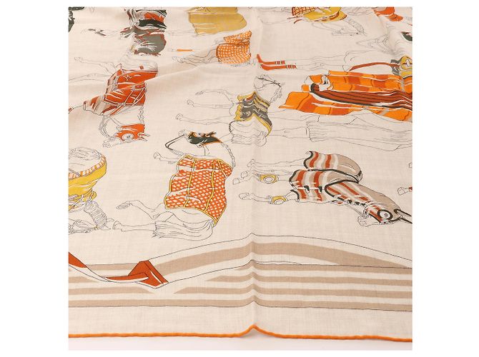 Fazzoletto in cashmere e seta Hermès Carré 100 "RONDS DE MARCHE" Beige - vista 6