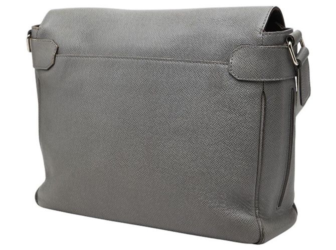 Borsa a tracolla Louis Vuitton Taiga Roman MM Marrone - vista 2