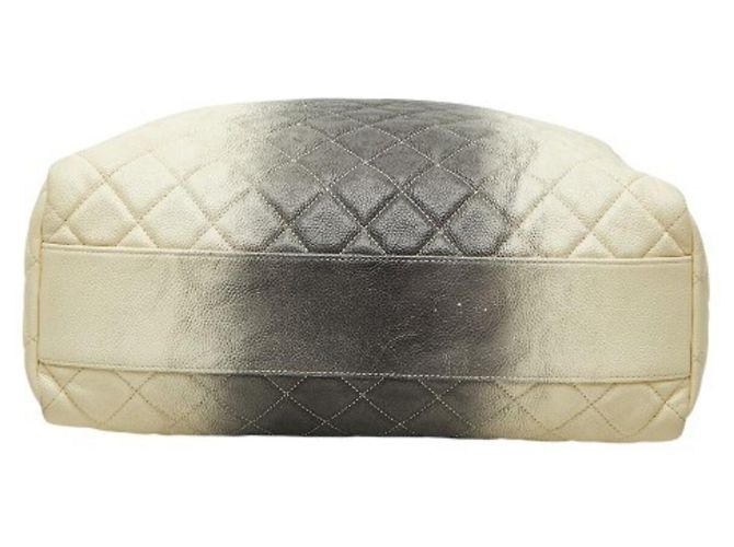 Borsa a tracolla tote Chanel Coco Mark Medium Nero Crudo - vista 3
